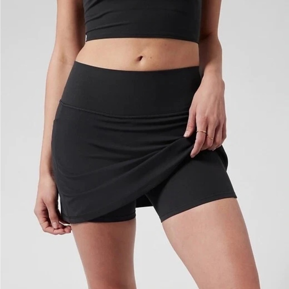 Athleta Women's Salutation Stash 14.5" Skort Black - Skirt with Shorts
